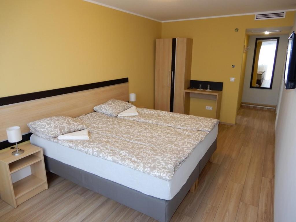 Romahegy Rendezvenyhaz Bed and Breakfast Kaposvár Exteriör bild
