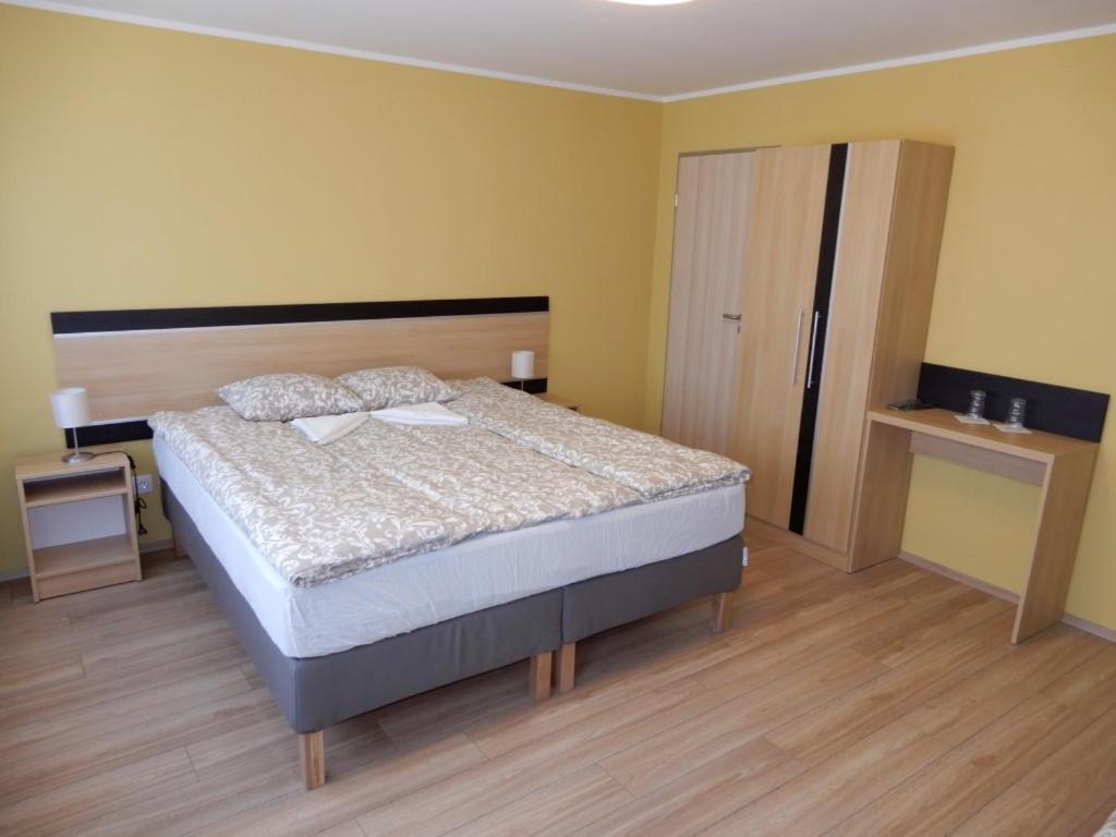 Romahegy Rendezvenyhaz Bed and Breakfast Kaposvár Exteriör bild