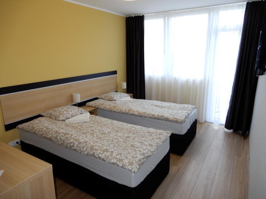 Romahegy Rendezvenyhaz Bed and Breakfast Kaposvár Exteriör bild