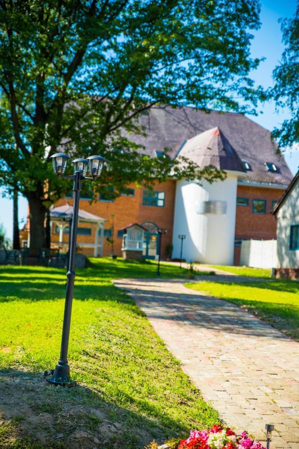 Romahegy Rendezvenyhaz Bed and Breakfast Kaposvár Exteriör bild