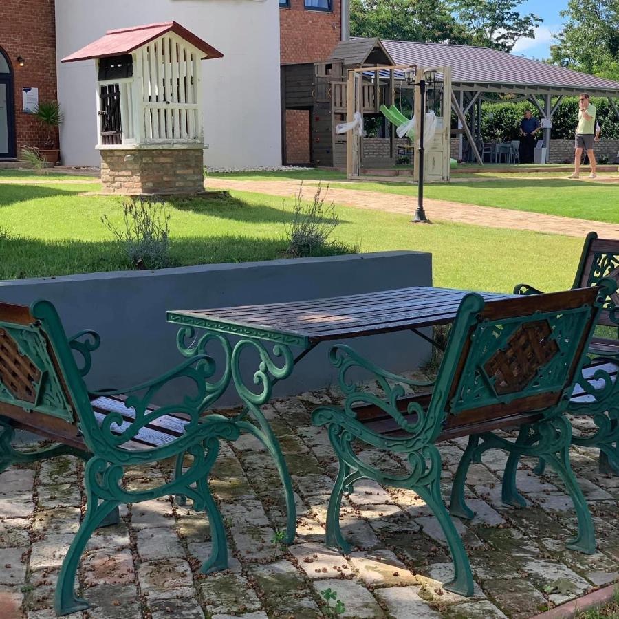 Romahegy Rendezvenyhaz Bed and Breakfast Kaposvár Exteriör bild